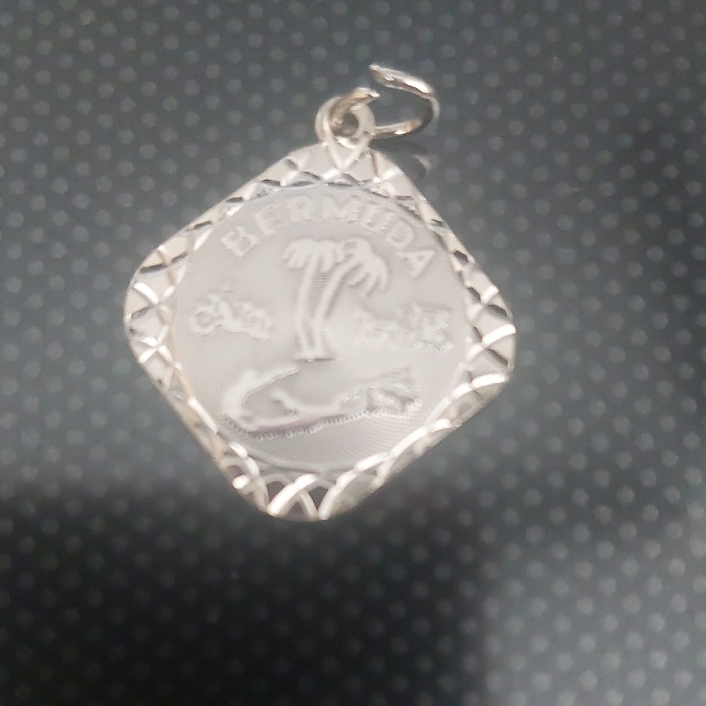 Source Unknown Silver Bermuda Charm Bracelet